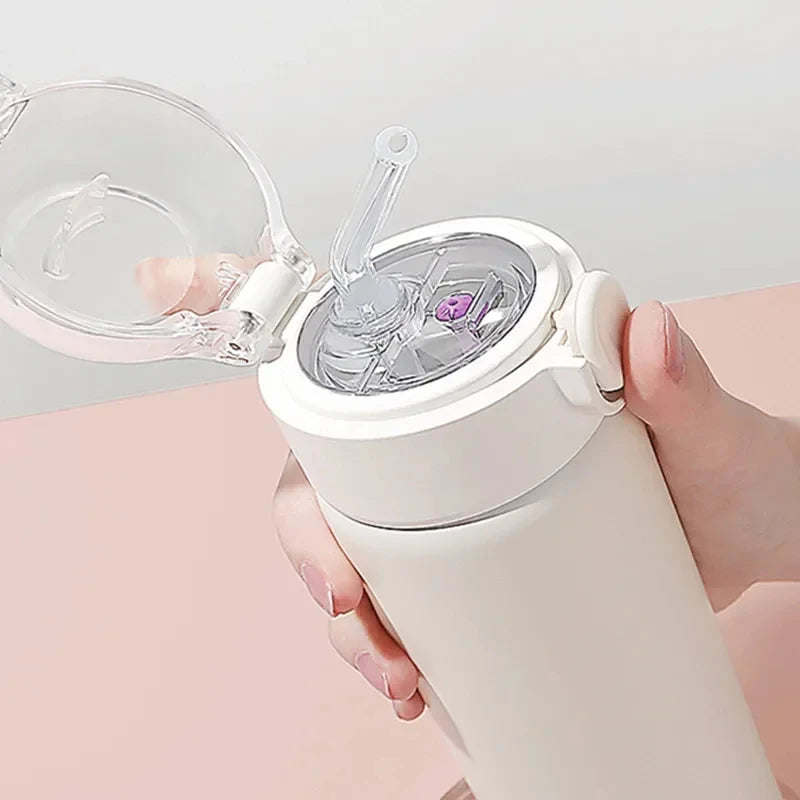 Thermosflasche I mit Strohalm