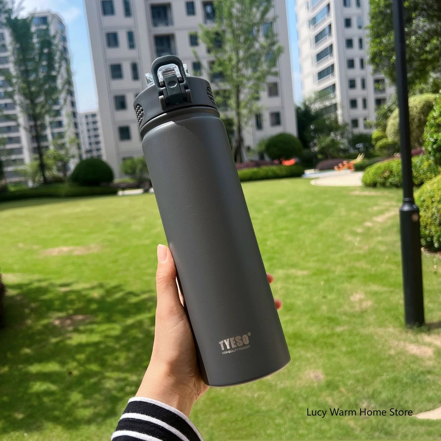Thermosflasche I mit Strohhalm