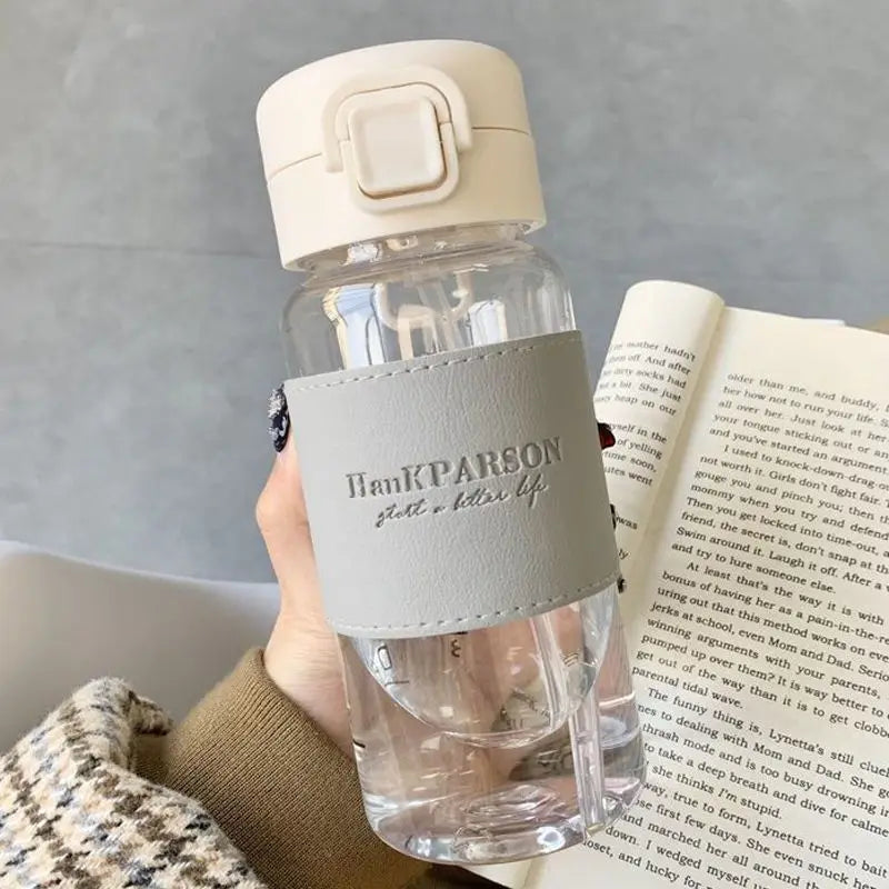 Trinkflasche I mit Strohalm
